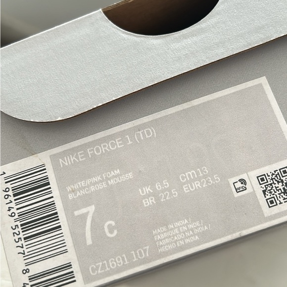 Nike Force 1 - Picture 3 of 6